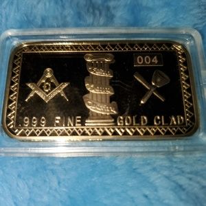 L@@K **ONE OF A KIND*Masonic coin